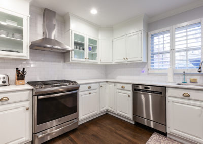 kitchen remodel cabinetry clarendon hills illinois hardwood floors