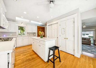 Original kitchen before remodel in Hinsdale, Illinois