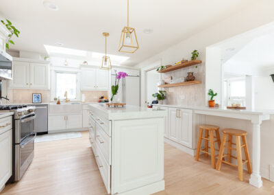 Kitchen remodel in Hinsdale with opened wall connecting the kitchen to the family room